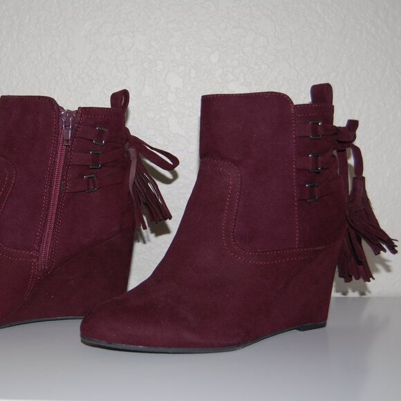 NWOB Charming Charlie Wedge Burgundy Boots, Women Size US 7 - Picture 7 of 14